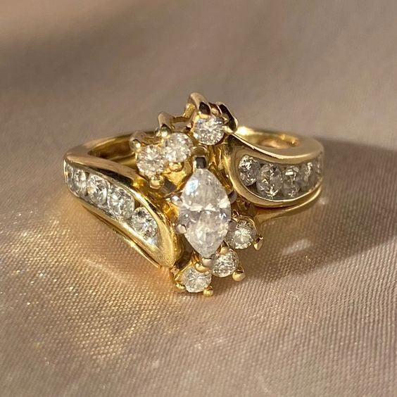 Classic Gold Ring with Vintage Zirconia Inlay