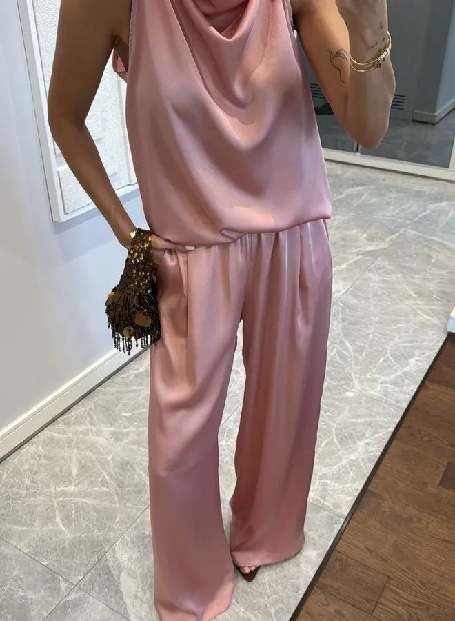 Chic Comfort: The Satin Set You’ll Live In