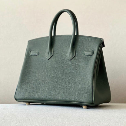 PLATINUM | ALMOND GREEN
