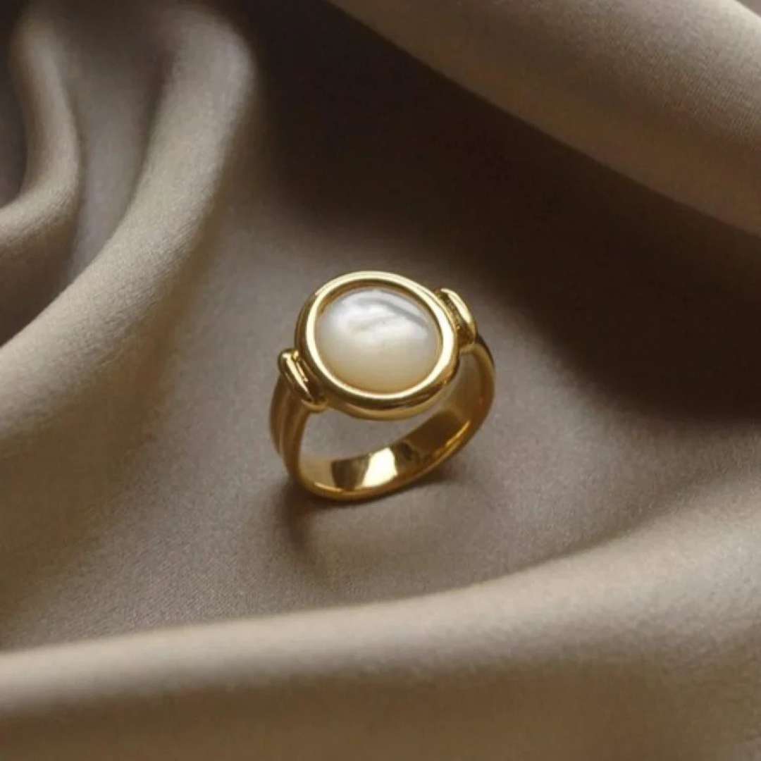 Elegant Pearl Ring