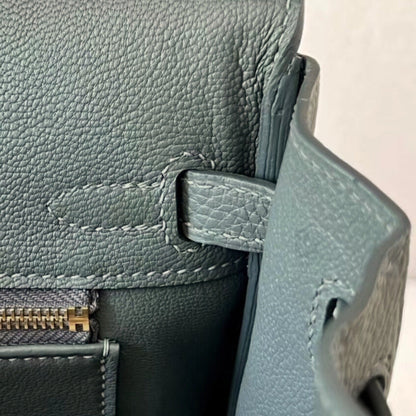 PLATINUM | ALMOND GREEN