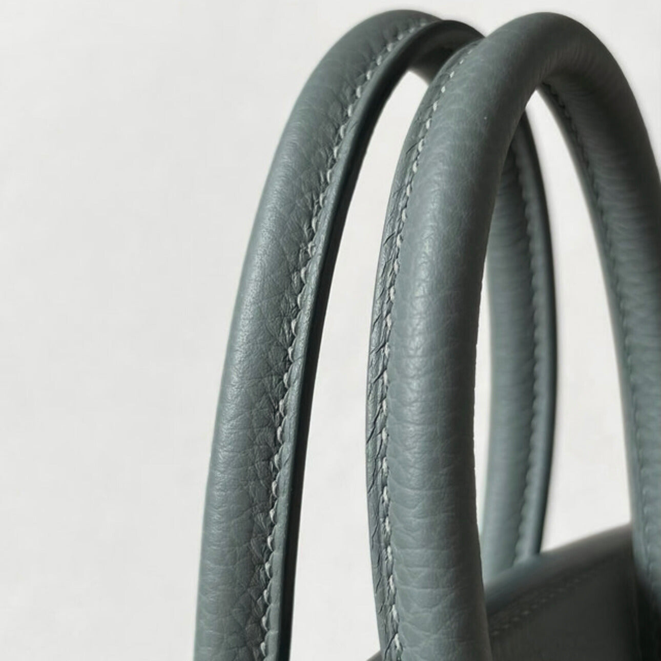 PLATINUM | ALMOND GREEN