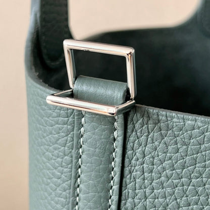 VIENNA | ALMOND GREEN