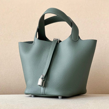 VIENNA | ALMOND GREEN