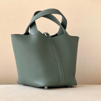 VIENNA | ALMOND GREEN