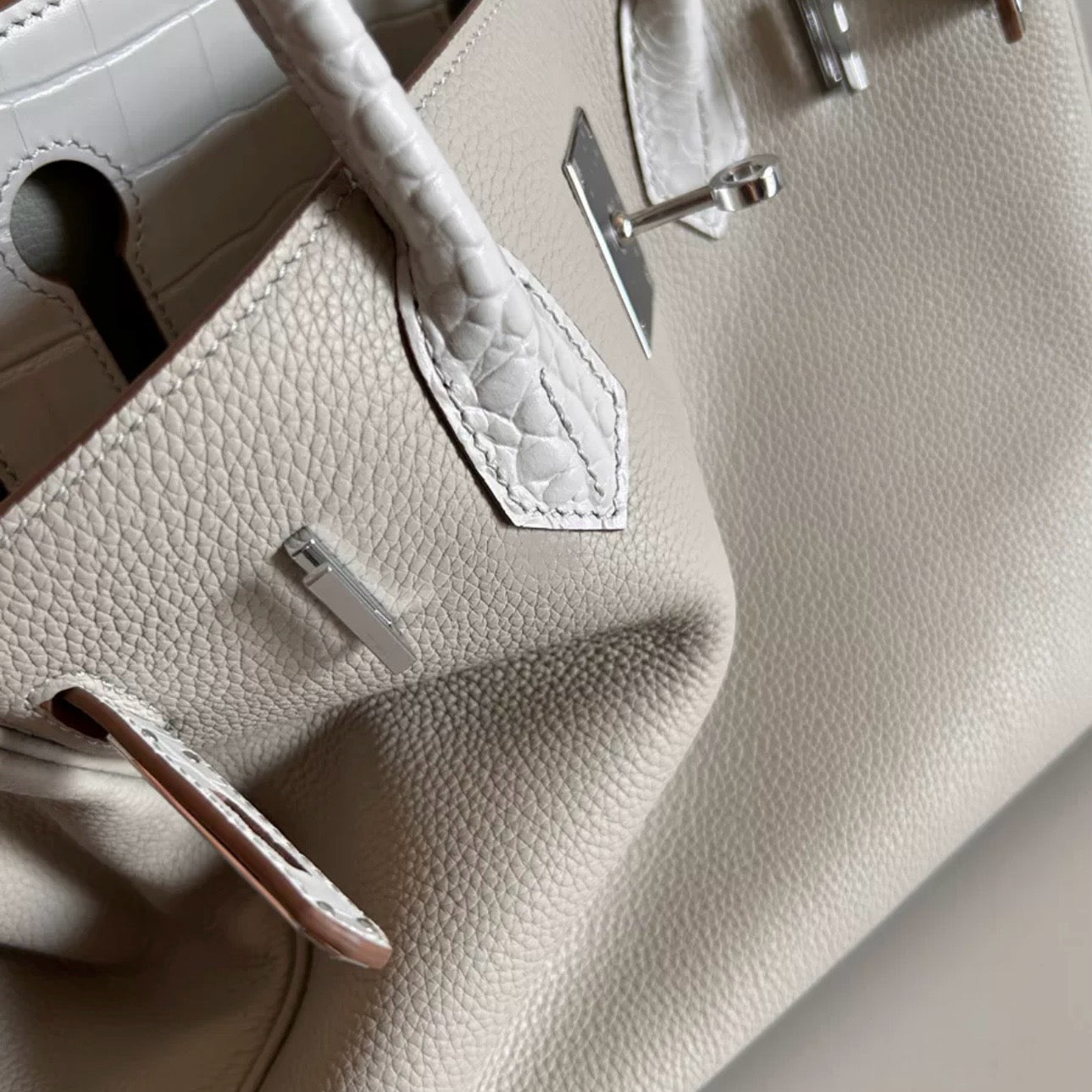 PLATINUM - PEARL GREY