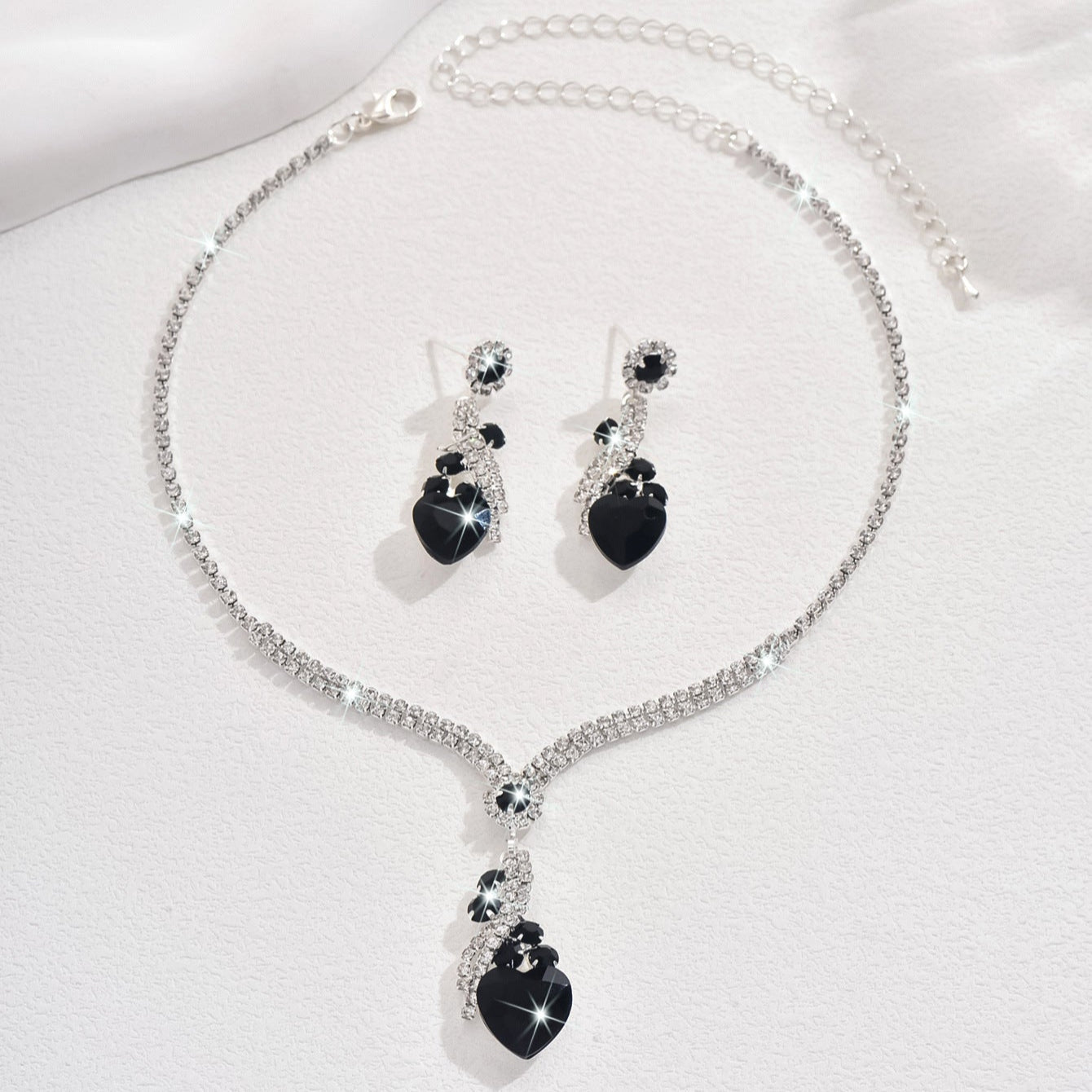 Timeless Sapphire Sparkle: Holiday Jewellery Set