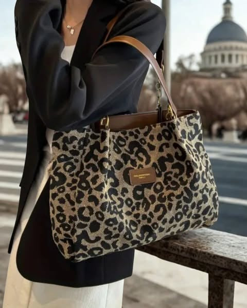 Olivia - Leopard Canvas Tote