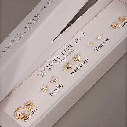 Elegant 18k Gold Earring Gift Box