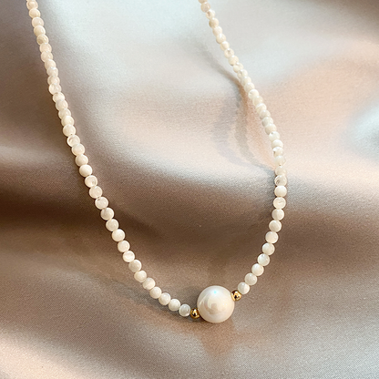 Chic Pearl Necklace