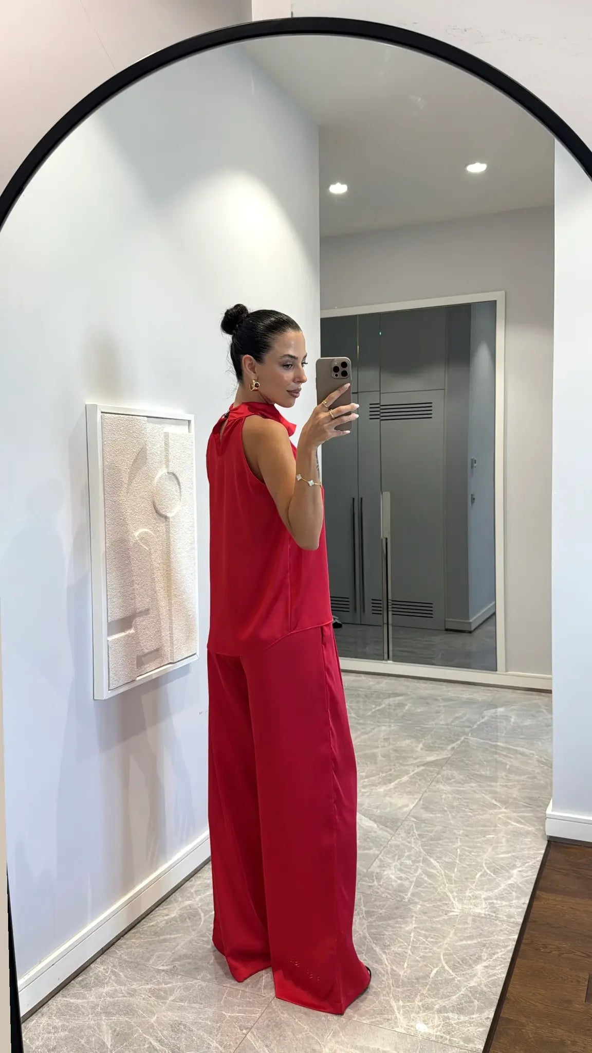 Chic Comfort: The Satin Set You’ll Live In