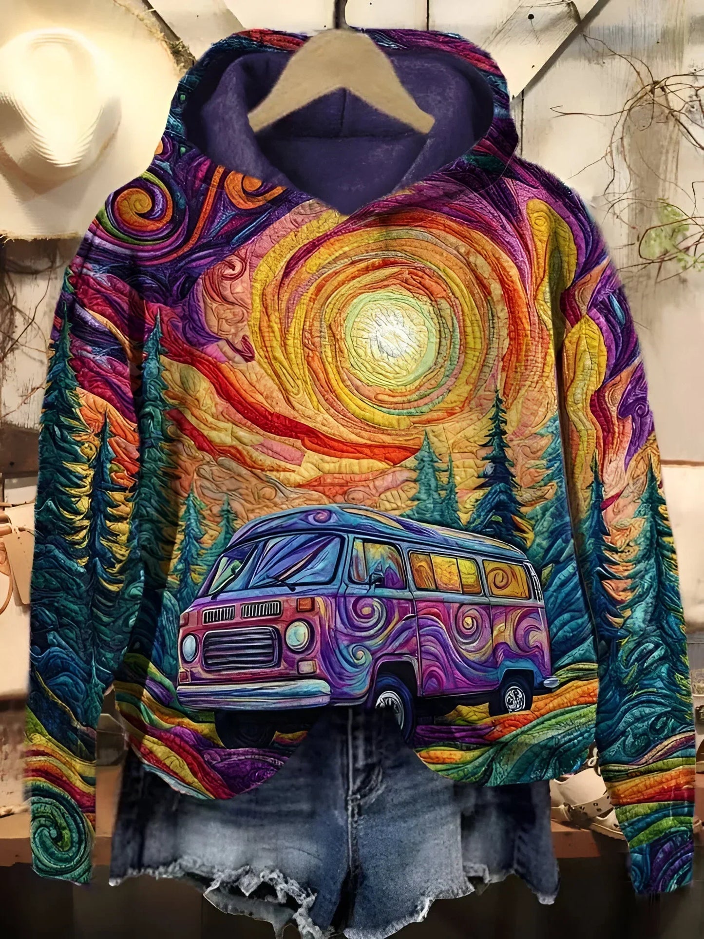 MARISKA | Retro Hoodie for Road Trips